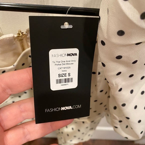 Fashion Nova Girls Top. - Picture 4 of 4